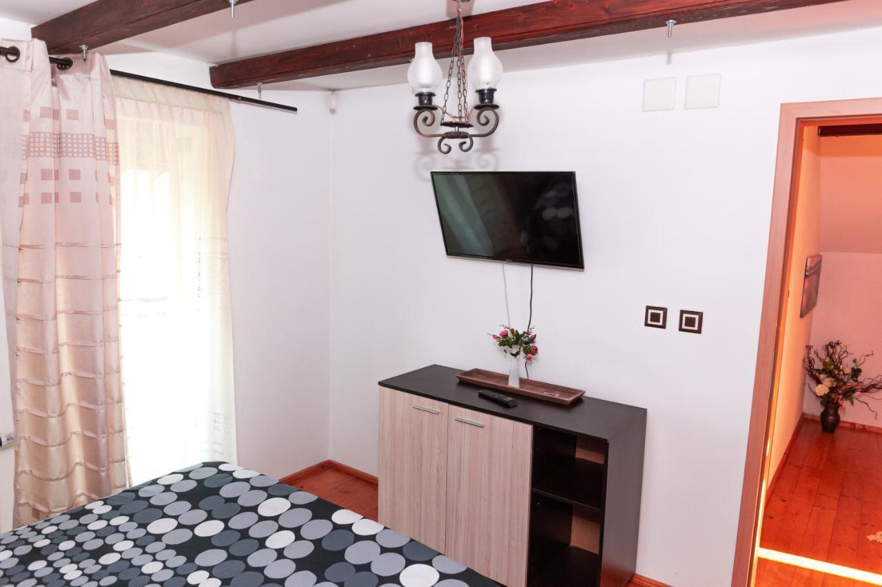 Casa Ursului Hotel Bujoreni Bagian luar foto