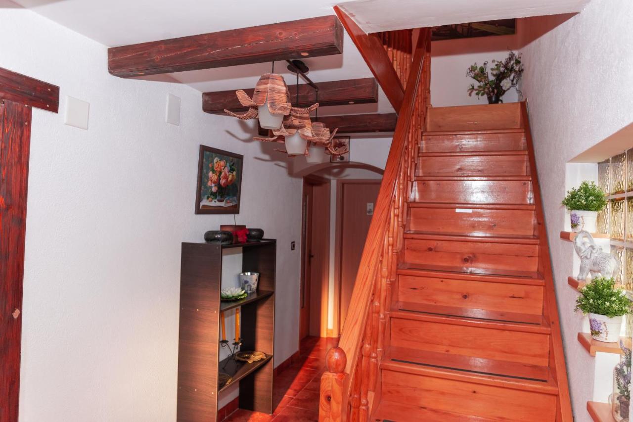 Casa Ursului Hotel Bujoreni Bagian luar foto