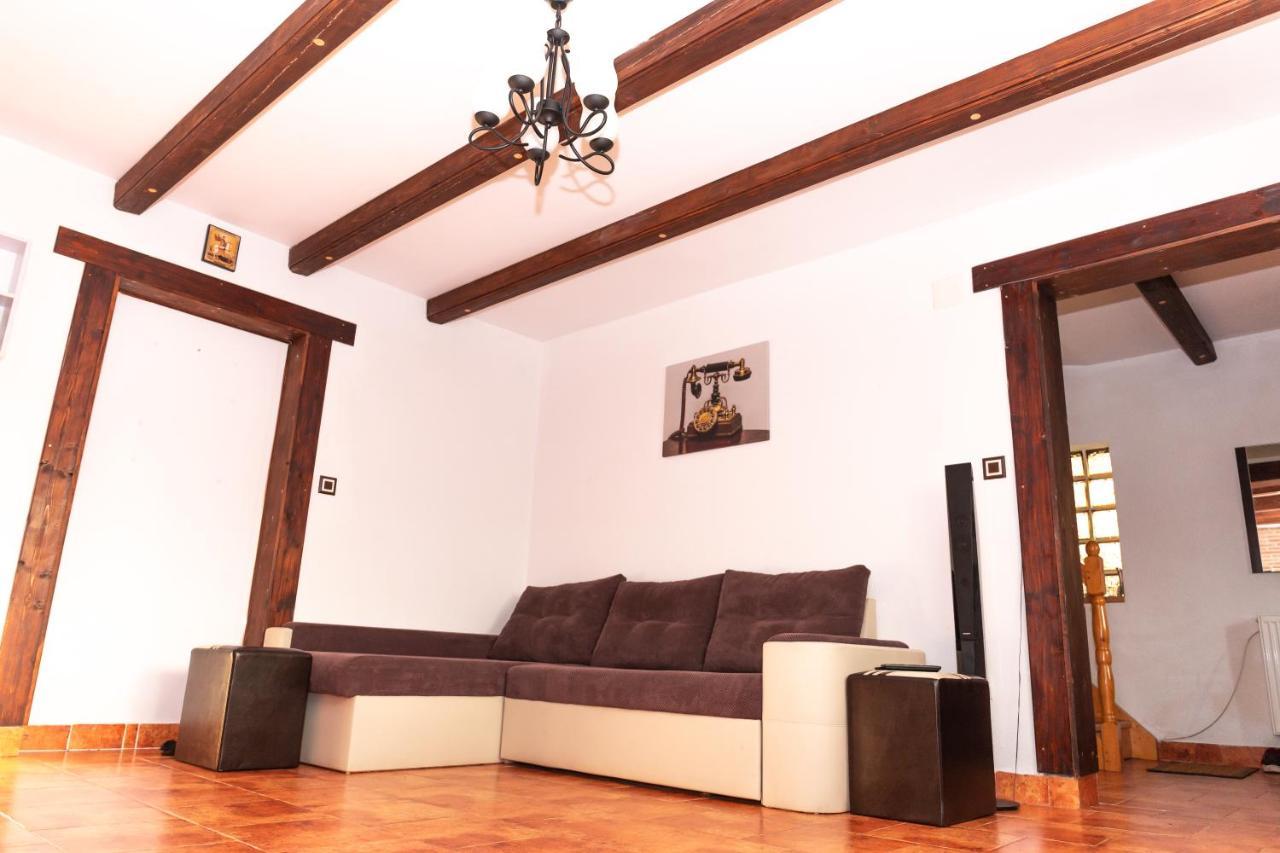 Casa Ursului Hotel Bujoreni Bagian luar foto
