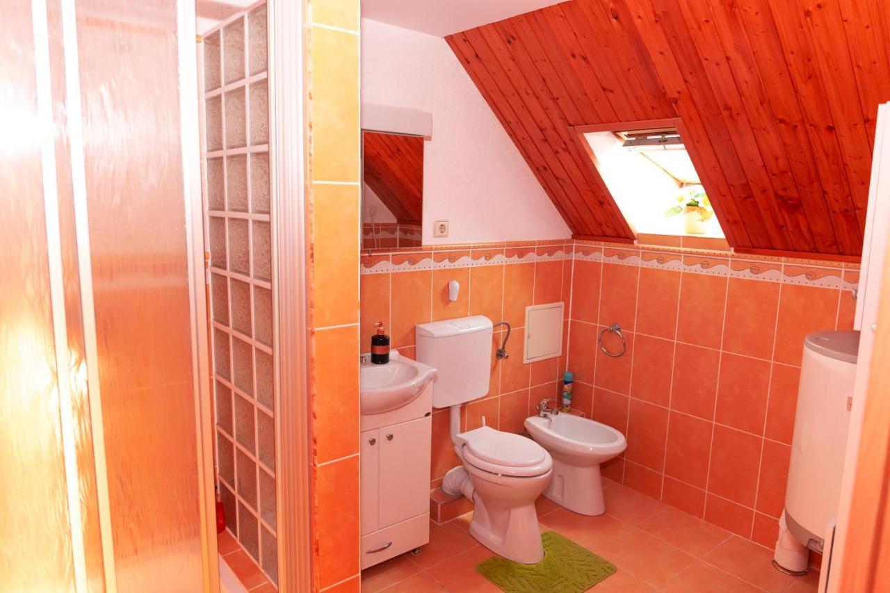 Casa Ursului Hotel Bujoreni Bagian luar foto
